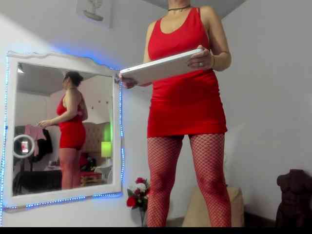 SheraMilf webcam