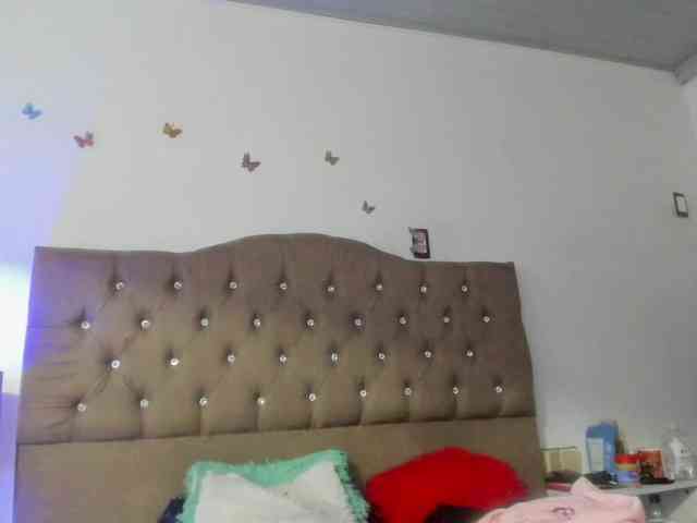 SheraMilf webcam