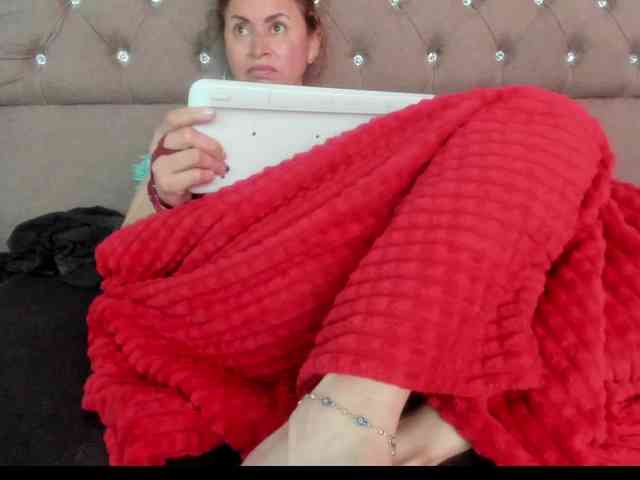 SheraMilf webcam