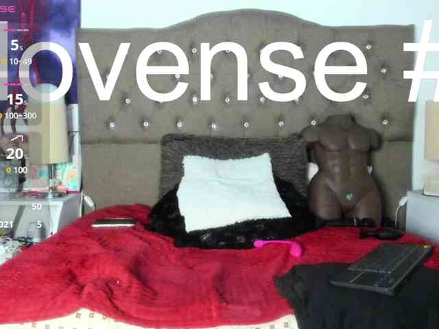 SheraMilf webcam