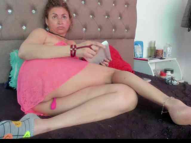 SheraMilf webcam