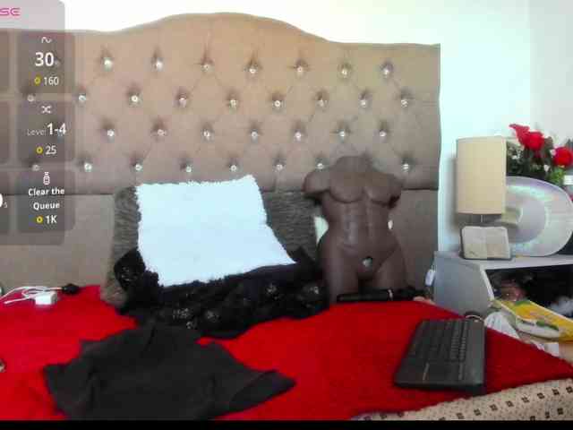 SheraMilf webcam