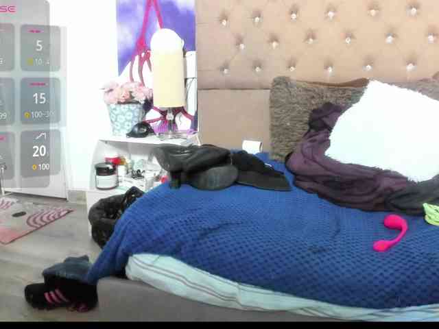 SheraMilf webcam