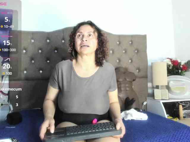 SheraMilf webcam