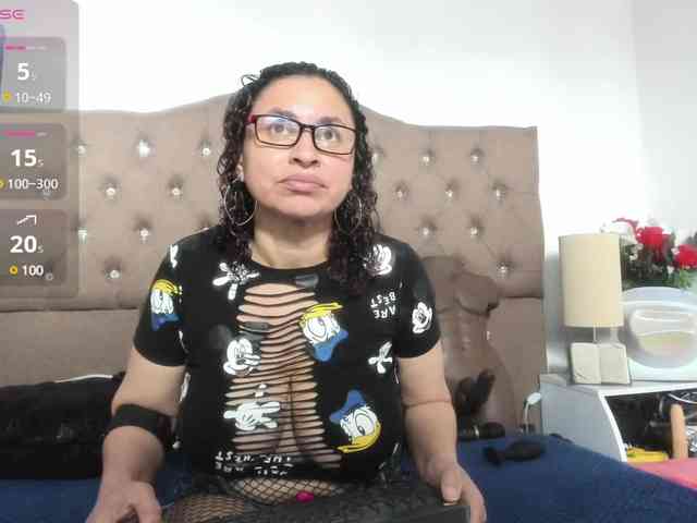 SheraMilf webcam