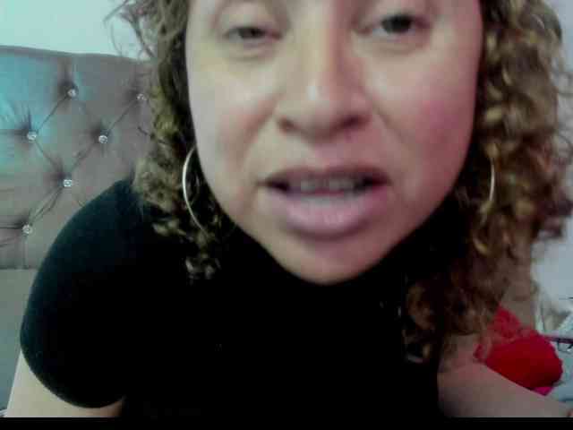 SheraMilf webcam