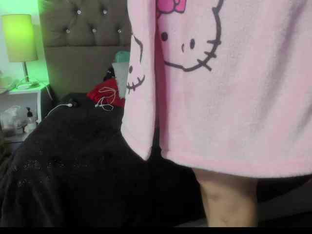 SheraMilf webcam