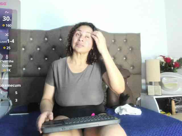 SheraMilf webcam