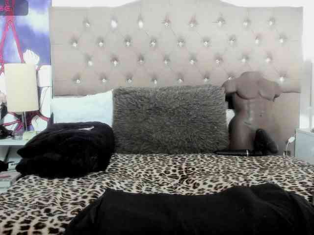 SheraMilf webcam