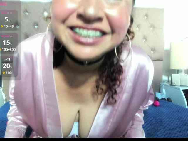 SheraMilf webcam