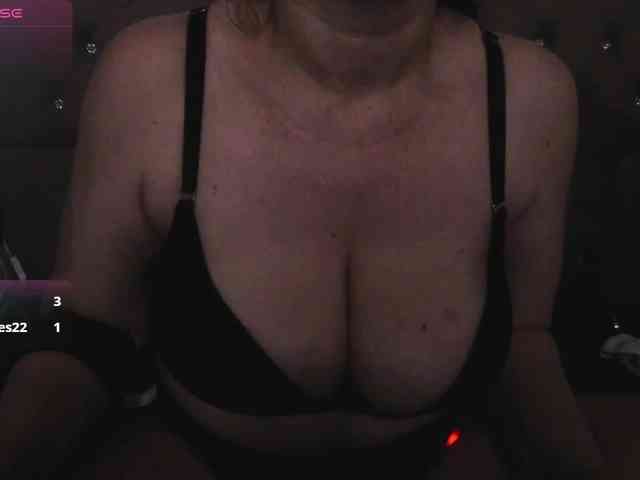 SheraMilf webcam