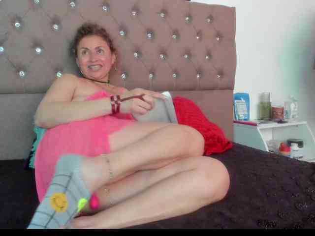 SheraMilf webcam