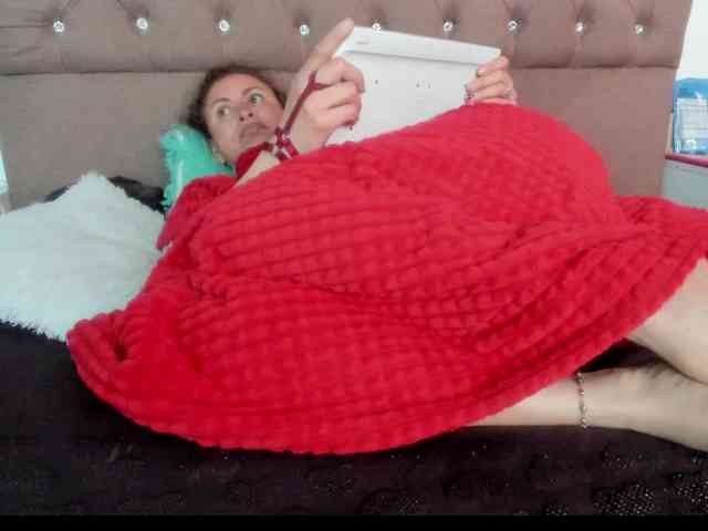 SheraMilf webcam