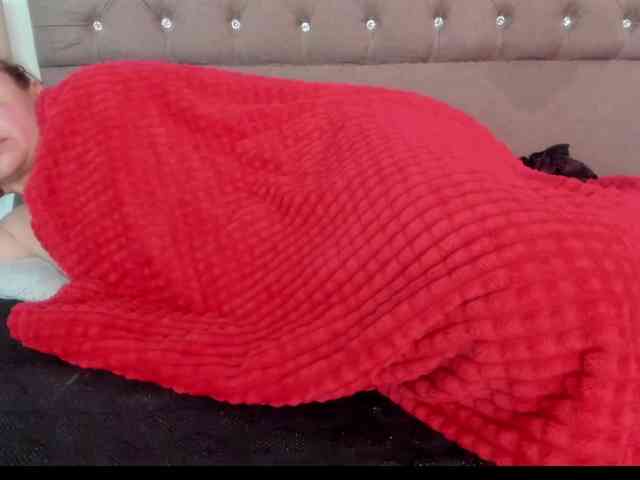 SheraMilf webcam