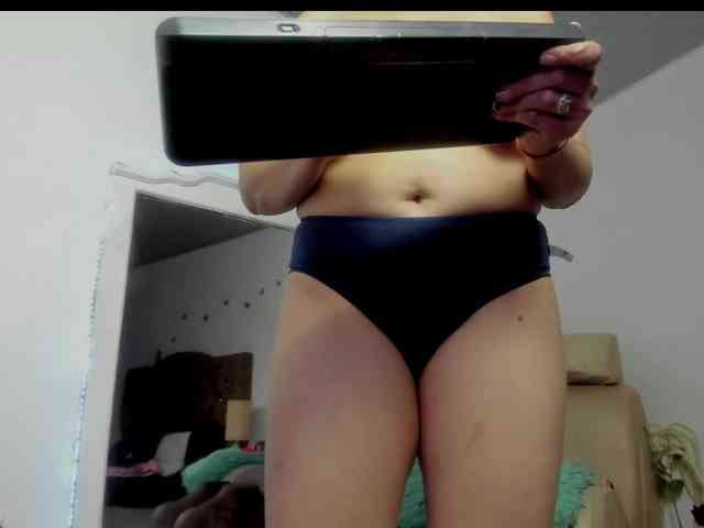 SheraMilf webcam