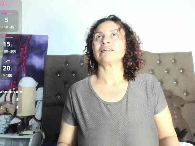 SheraMilf webcam