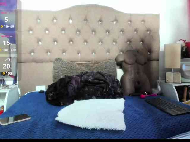 SheraMilf webcam