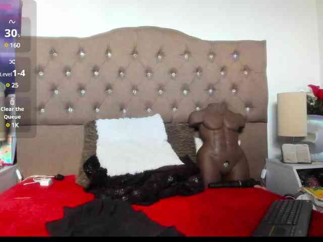SheraMilf webcam
