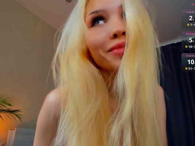 Модель: MaeBarbie