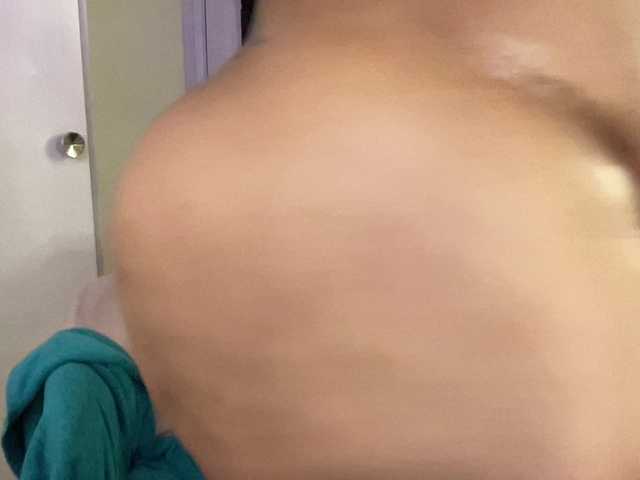 CocaNutt's BongaCams show and profile