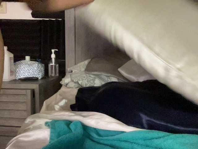 CocaNutt's BongaCams show and profile