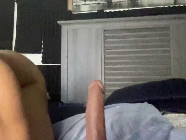 CocaNutt's BongaCams show and profile