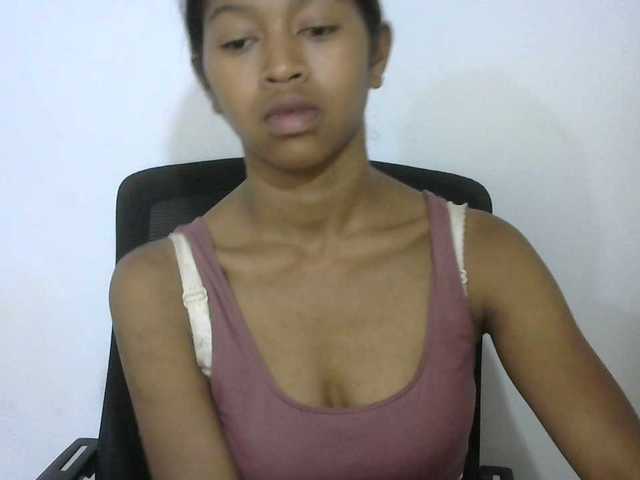 Chekinah webcam bongacams model stream image