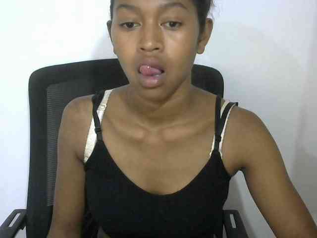 Chekinah Live Webcam on BongaCams