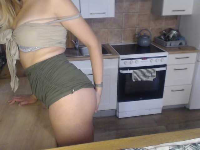 BuffyFire webcam bongacams model stream image