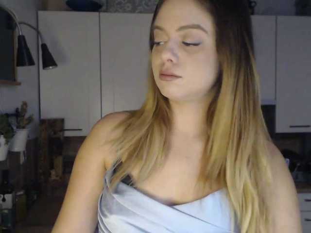 BuffyFire webcam bongacams model stream image