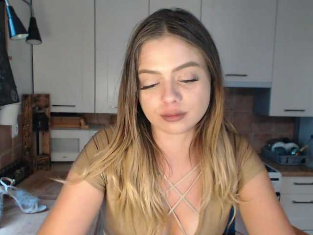 BuffyFire webcam bongacams model stream image