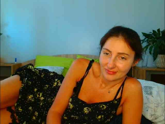Irina9793 Live Webcam on BongaCams
