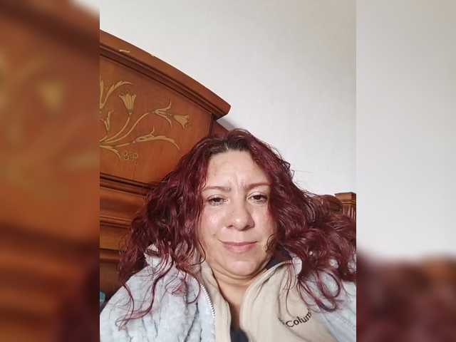 Roja77's BongaCams show and profile