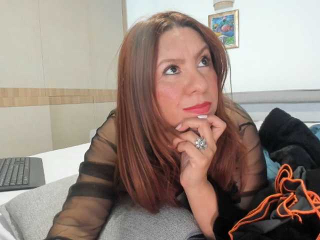 Roja77's BongaCams show and profile