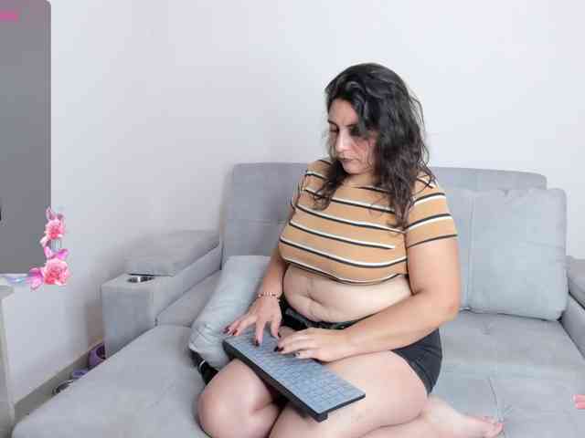 Vanebrown87 webcam