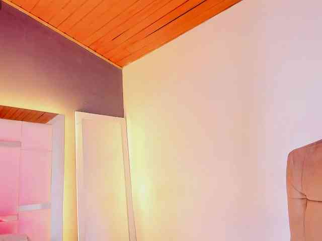 LucianaMorena webcam