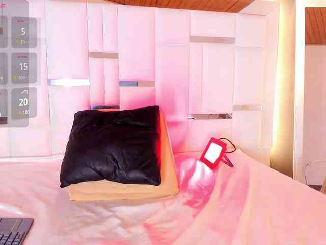 LucianaMorena webcam