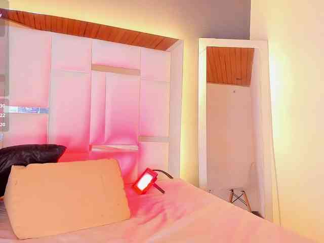 LucianaMorena webcam