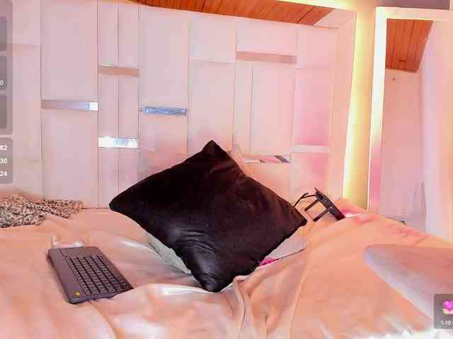 LucianaMorena webcam
