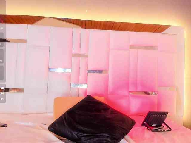 LucianaMorena webcam