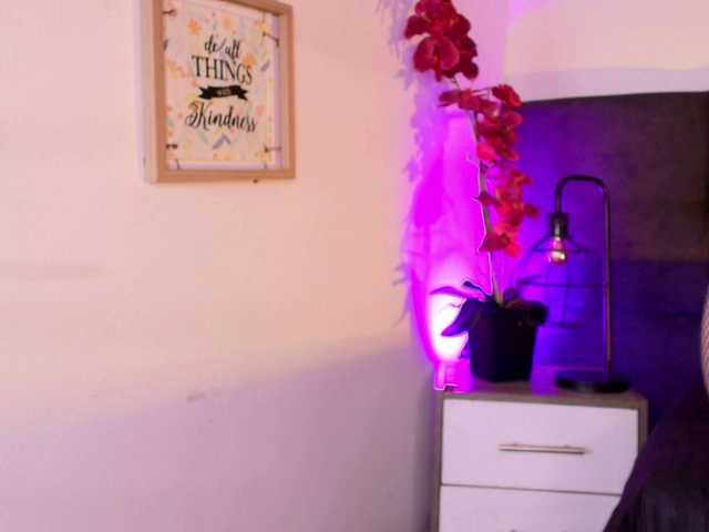 Zamantta-'s BongaCams show and profile