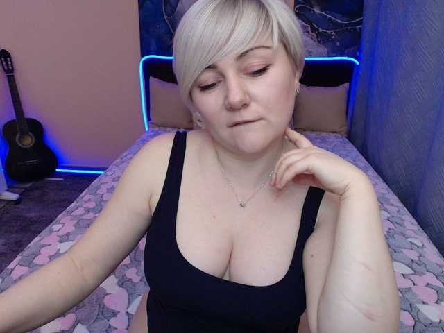 Blond-Pearl from BongaCams is Freechat