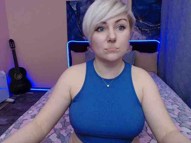 Blond_Pearl webcam