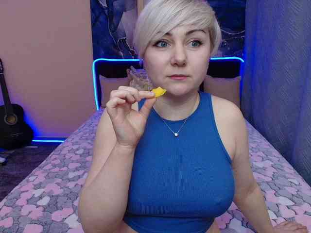 Blond_Pearl webcam