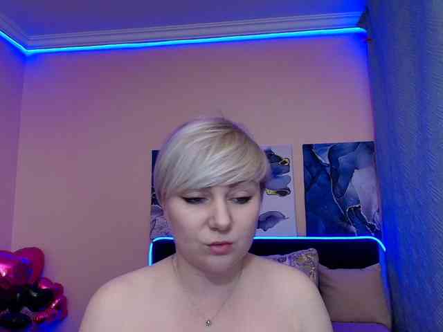 Blond-Pearl webcam