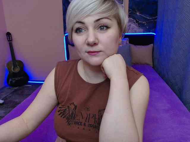 Blond_Pearl webcam