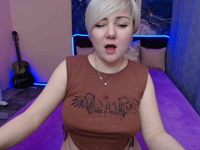 Blond_Pearl webcam