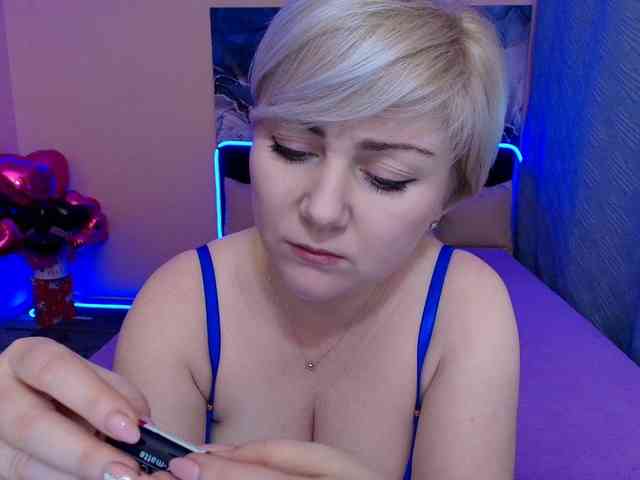 Blond-Pearl webcam