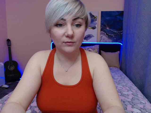 Blond_Pearl webcam