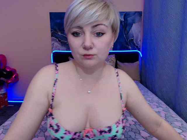 Blond-Pearl webcam